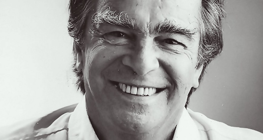 darcy-ribeiro-soriindo