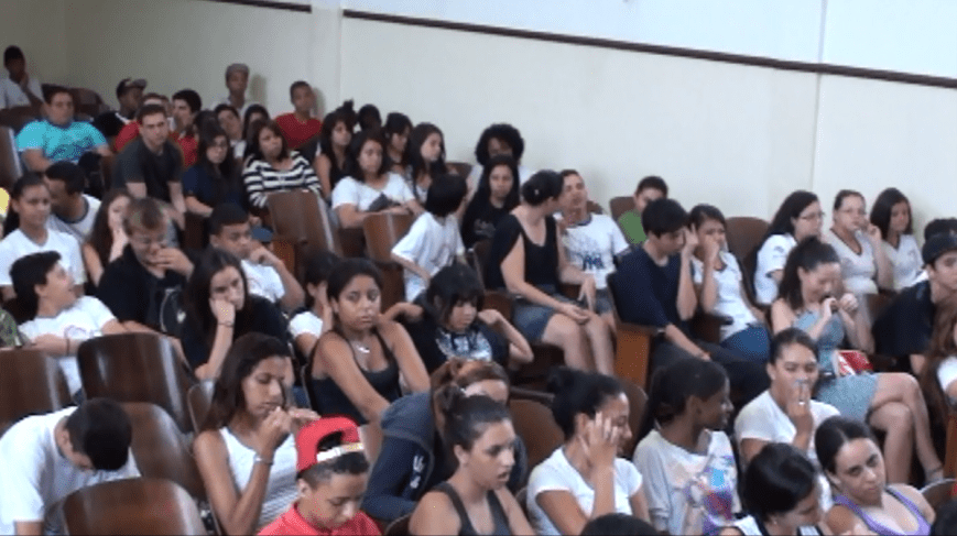 escola-ernesto-monte-bauru-alunos-professores-diretora