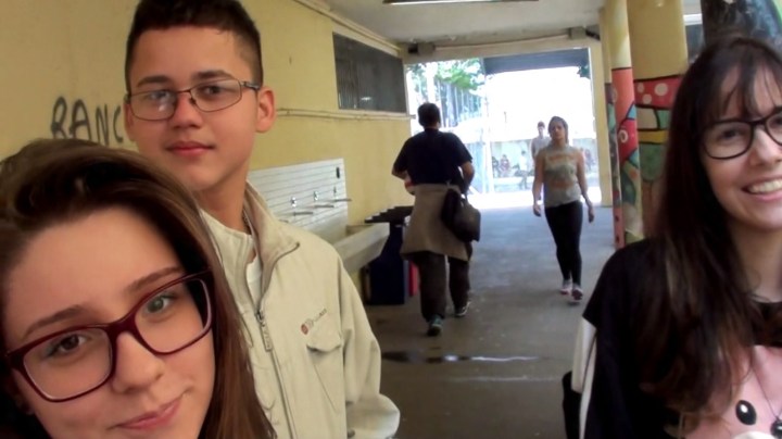 nosso-momento-olimpico-na-escola-alunos-corredor