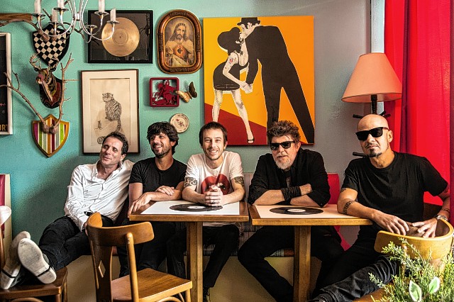 tony-bellotto-mario-fabre-beto-lee-branco-mello-e-sergio-britto-novo-titas-rock-n-roll-como-sempre