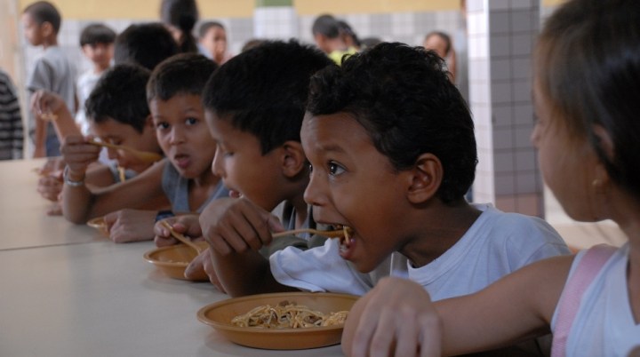 direito-humano-25-comida-e-abrigo-para-todos