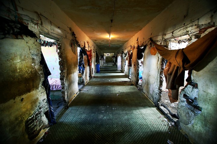 presidio-central-corredor-cortinas