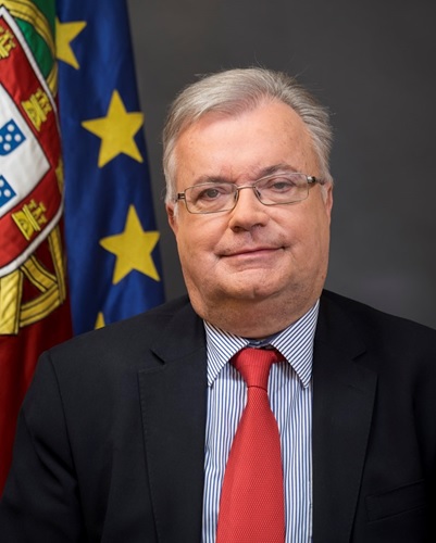 retrato-oficial-de-luis-filipe-castro-mendes-2016